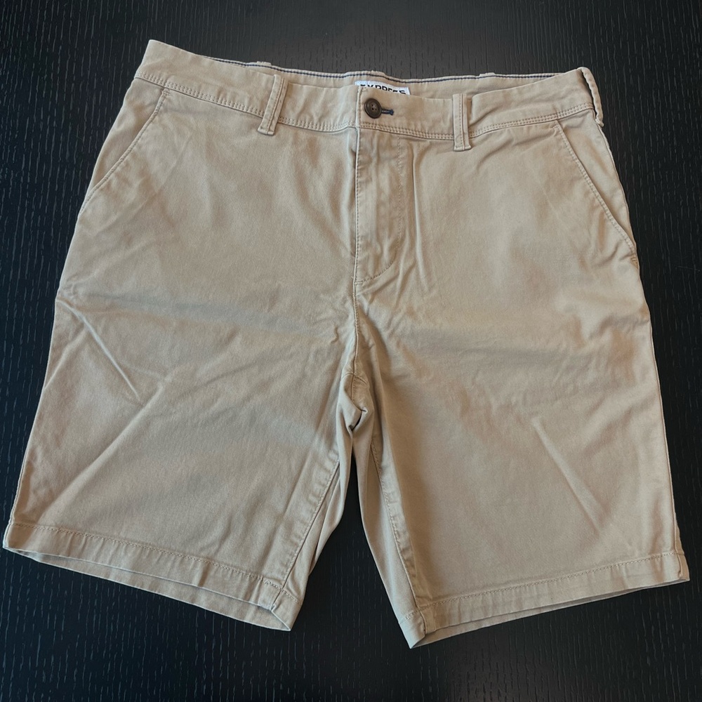 Express Men's Khaki Flat Front Cotton Shorts